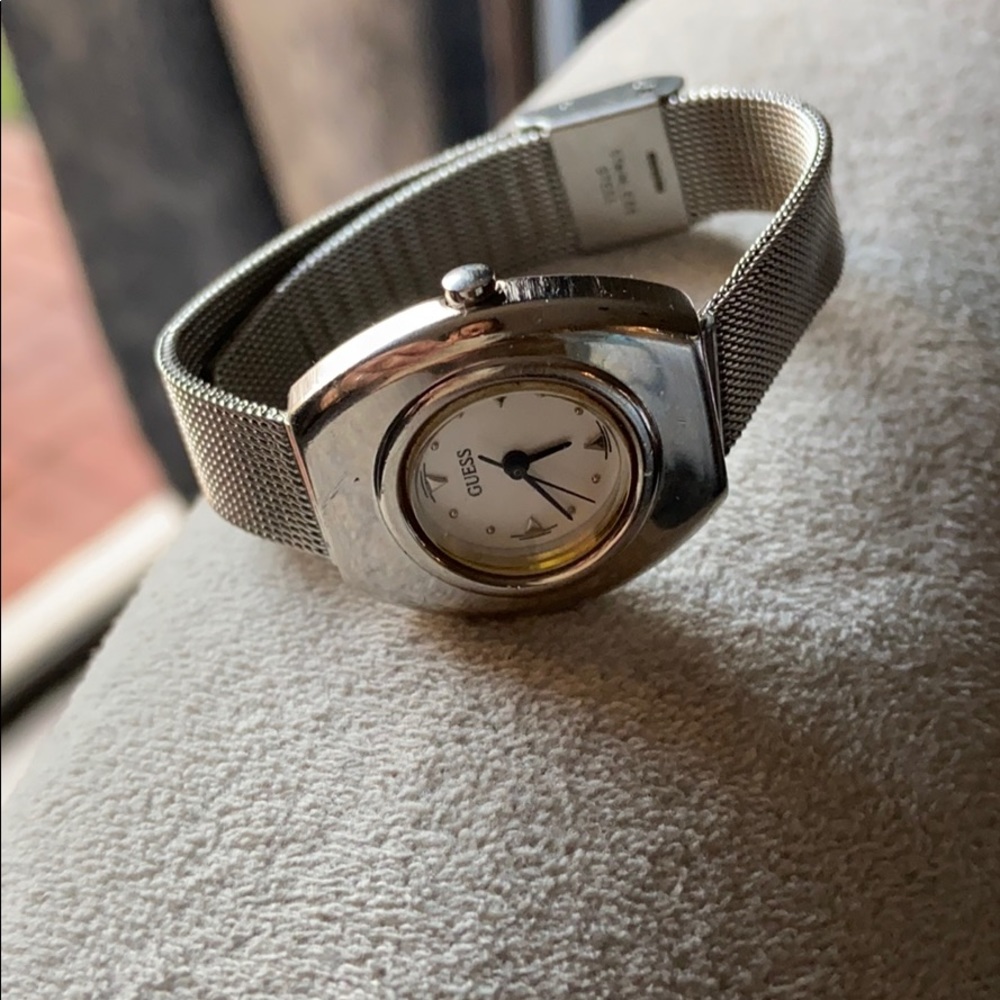 GUESS RETRO 1997 MESH BAND WATCH
